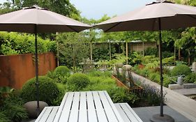 Bed&garden